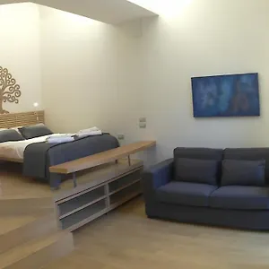 Apartment 4ac, Bari